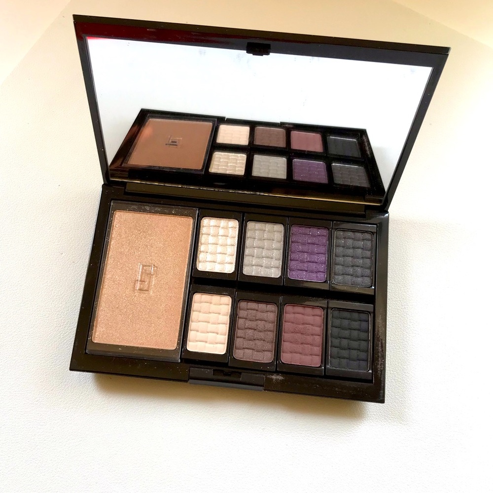 Doucce Eyeshadow and Highlighter Compact
